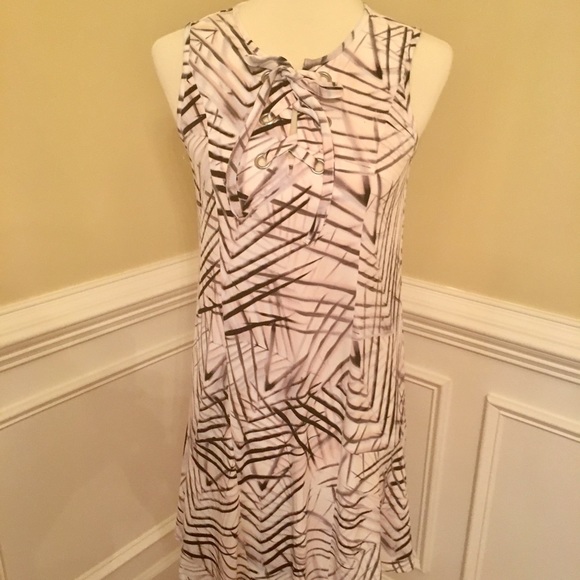 1. State dress - Picture 2 of 4